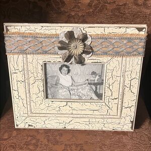 Vintage-Style 4c6 Cream Photo Frame with Decorative Flower